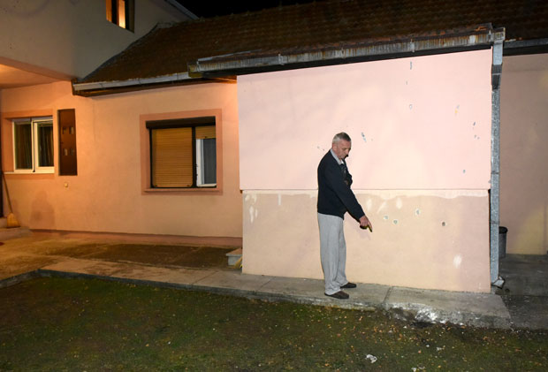 ЕКСПЛОЗИЈА НА ЗВЕЗДАРИ: Бачена бомба на породичну кућу (ФОТО)