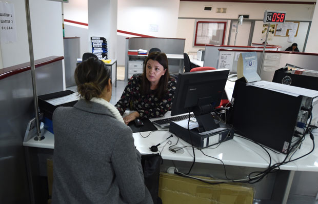 Жене ће радити још шест месеци