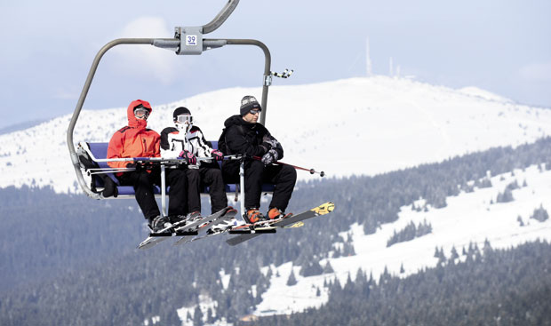 Стигла топла зима