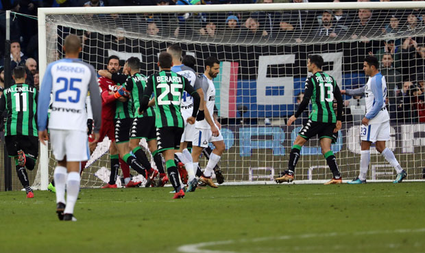 СЕРИЈА А: Јуве прати Наполи, Сасуоло изненадио Интер, Торино прокоцкао победу, Милан изгубио