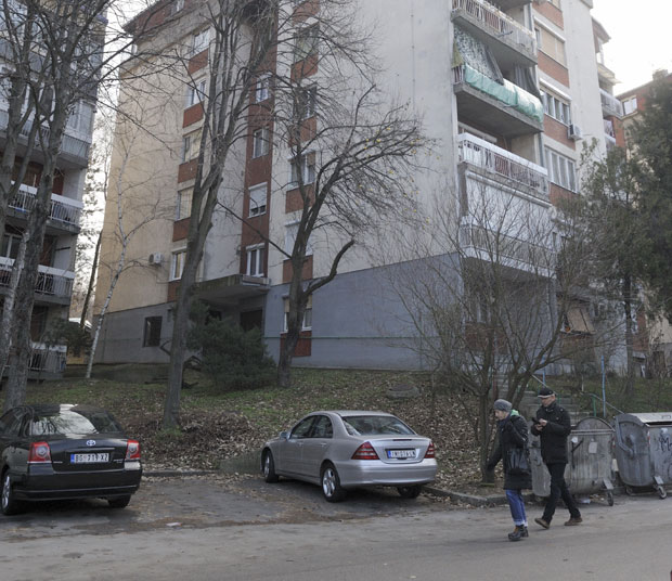 Осумњичени за убиство на Миљаковцу предао се полицији