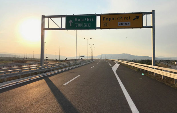 Ауто-пут брише црне тачке