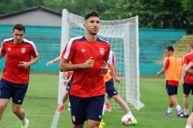 Грујић у Астон Вили на позајмици?