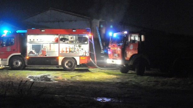 
ПОЖАР КОД КРАЉЕВА: Горела фарма пилића