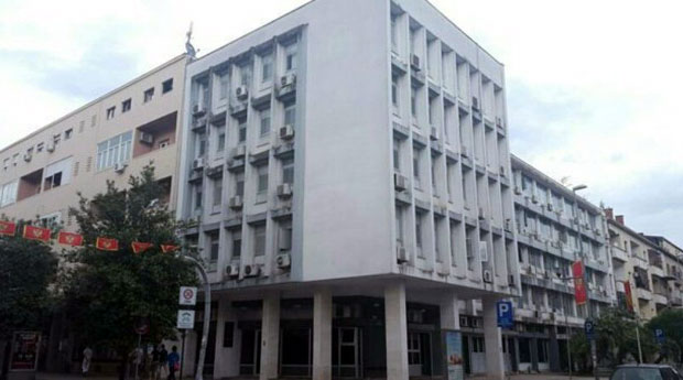 Адвокати одбране нису дошли на суђење, хиљадарка по џепу