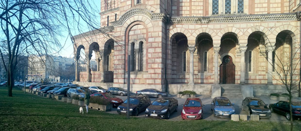 Дивљи паркинг код Цркве Светог Марка