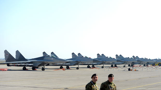 НЕТАЧНЕ ТВРДЊЕ САД: Са НАТО 50 вежби, са Русима десетак