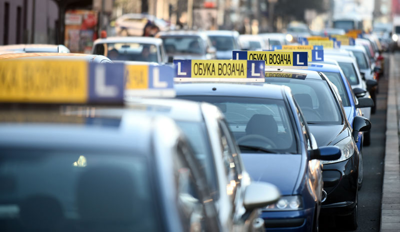 Инструктори страхују за посао