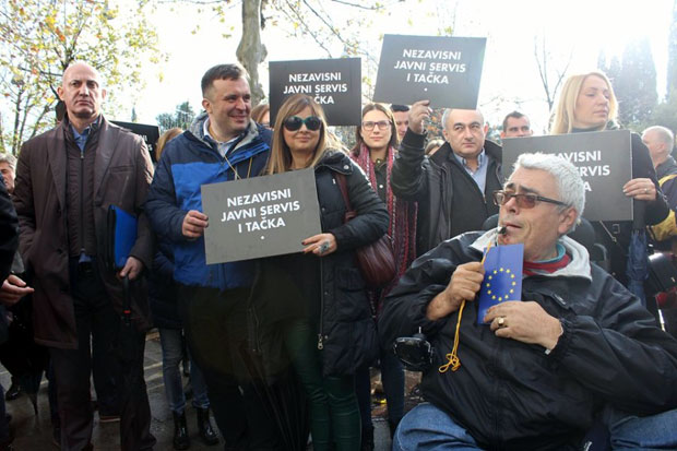 Иза конфликта - политика?