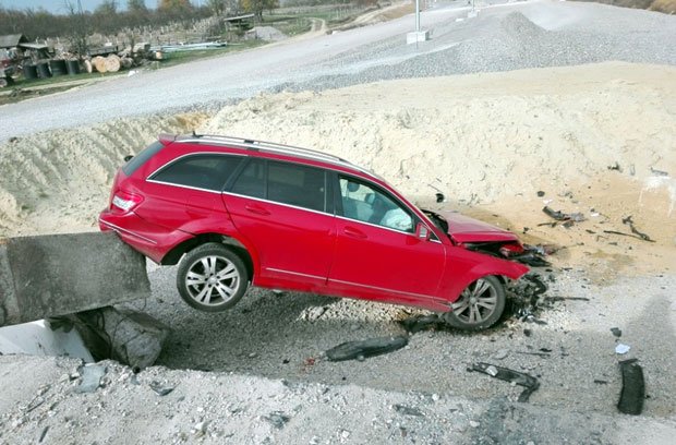 Извршни директор Путева Србије иза браве због погрешних путоказа

