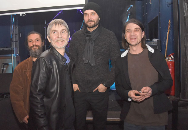 Антон први пут пред микрофоном