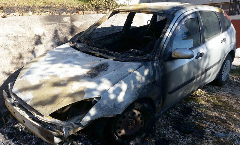 ПАЉЕЊЕ АУТОМОБИЛА НАШЕГ ДОПИСНИКА: Новинару саслушали оца!