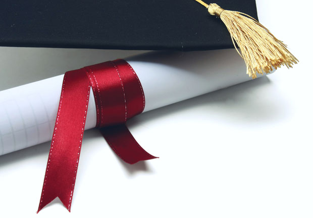 МИНИСТАРСТВО О “СПОРНИМ ДИПЛОМАМА”: Комисија за акредитацију није имала основа да оспори докторате