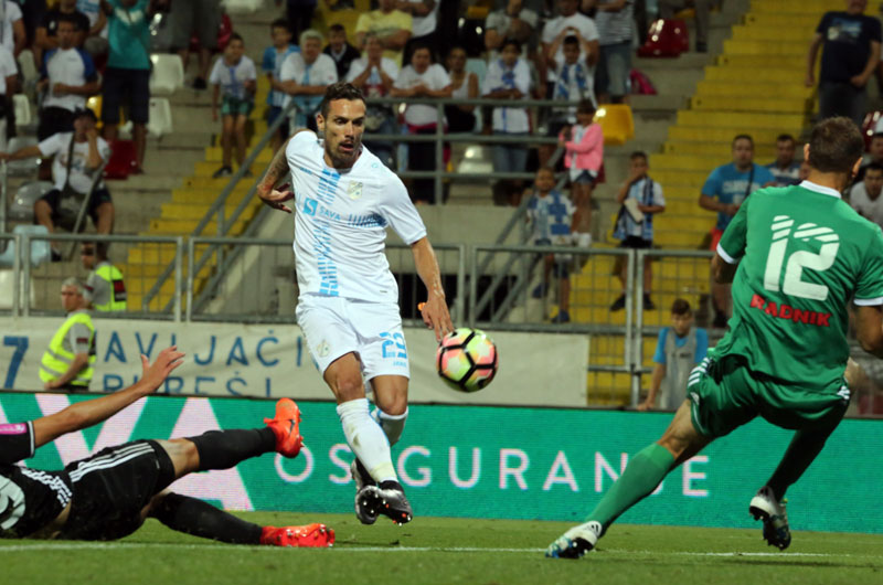 Вешовић потписује за Легију