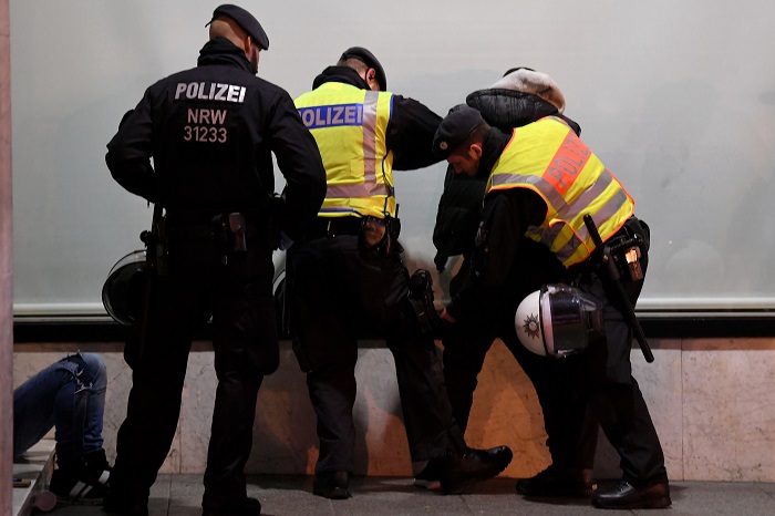 У НАЈЛУЂОЈ НОЋИ: У Келну 7 случајева сексуалног узнемиравања, у Берлину 10