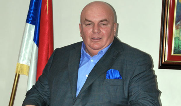 Шпијунка: Палму штити коса 