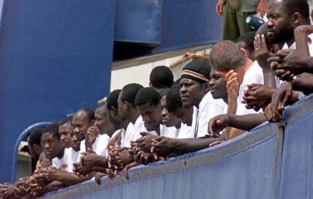 НЕМА МЕСТА ЗА МИГРАНТЕ: Израел Африканцима дао рок од три месеца да напусте земљу