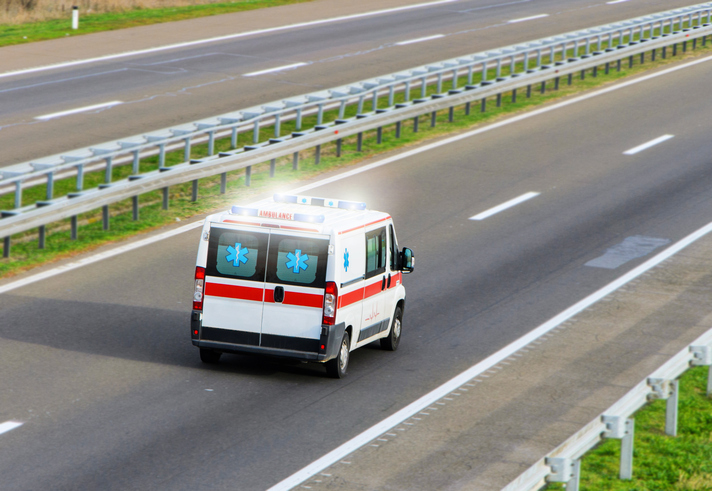 ТРАГЕДИЈА КОД ПАРАЋИНА: Погинуо возач након слетања са ауто-пута