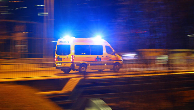 НЕСРЕЋА У ЗЕМУНУ: Ланчани судар шест аутомобила, двоје повређено