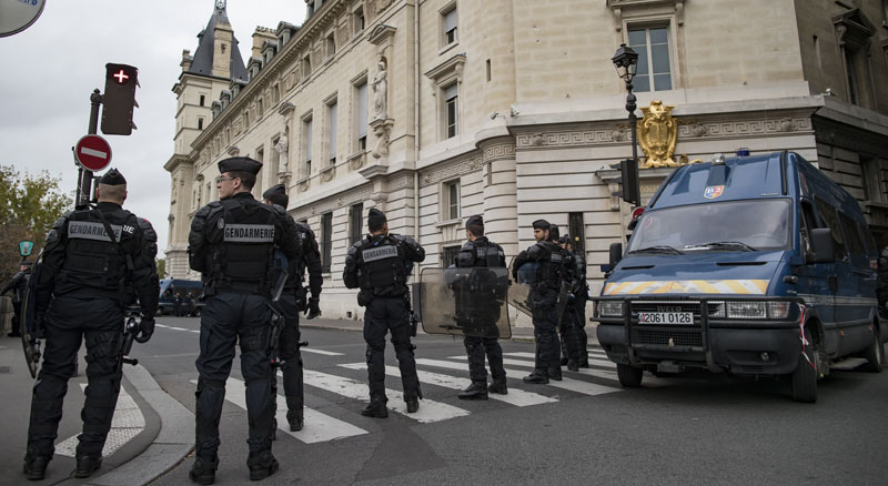 Хапшење 5 помагача џихадиста, слали новац у Сирију и Ирак