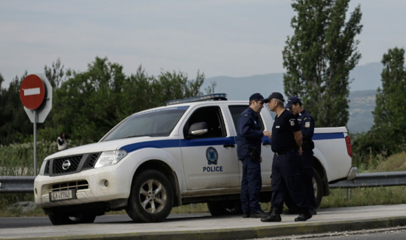 ИНЦИДЕНТ НА СЕВЕРУ ГРЧКЕ: Возио мигранте, јурила га полиција - двоје мртвих