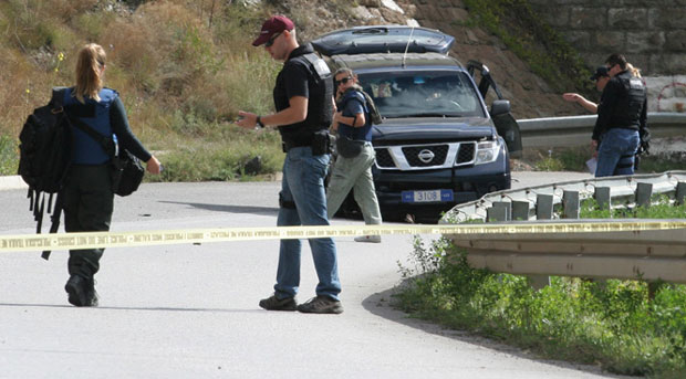 Возило косовске полиције слетело у реку, трага се за двојицом полицајаца