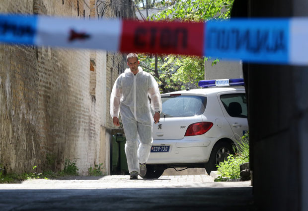 ТРАГЕДИЈА У НОВОМ САДУ: Жена пала са четвртог спрата због завеса