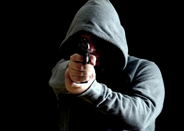 МАЛОЛЕТНИЦИ УХАПШЕНИ У НОВОМ САДУ: Претећи пиштољем отели новац