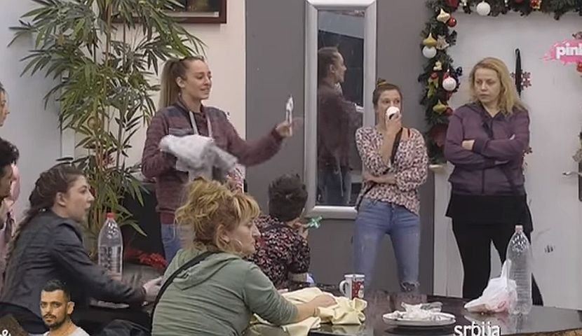 ЛУНА ОДЛЕПИЛА ЗБОГ ОВИХ РЕЧИ: Слоба и Кија се воле, али он хоће да испадне човек према теби! (ВИДЕО)