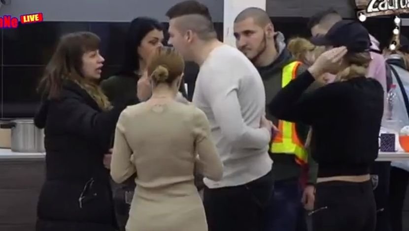 СЛОБА УРЛАО НА МИЉАНУ, УМАЛО СЕ ПОТУКЛИ: Ошишаћу те на ћелаво!