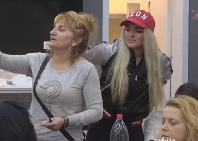 Ћазимова жена намерава да уништи Теодору и њену мајку: Она је облетала око њега