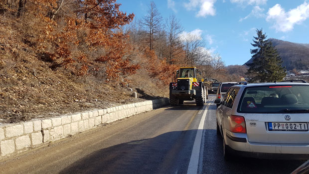 Одрони претња возачима