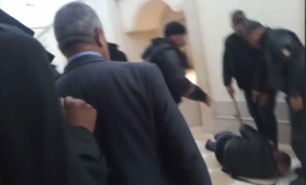 ПАКЛЕНА НОВОГОДИШЊА “ЖУРКА”: Срби у Тунису најлуђу ноћ провели уз пушке, пендреке и вриску