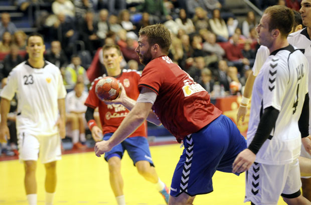 СВЕ ЗА СРБИЈУ: Стојковић одложио операцију да би играо за репрезентацију