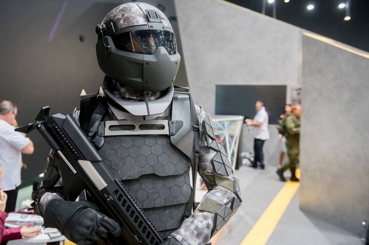 У руског „Ратника“ ће бити интегрисани егзоскелет, микророботи и дронови 