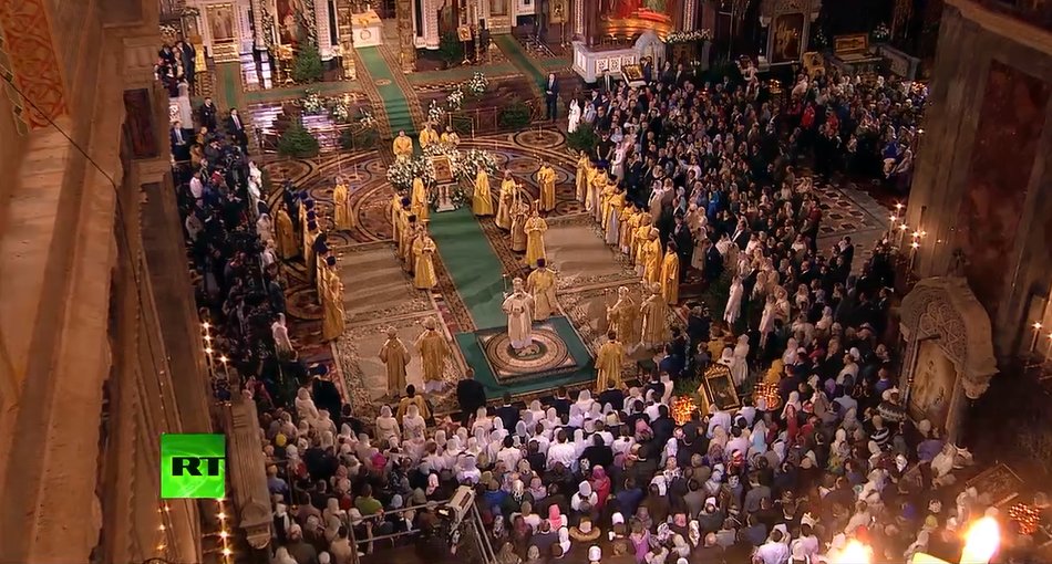 Православци широм света данас славе Божић