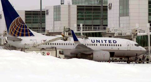 Авион принудно слетео због тоалета уништених изметом