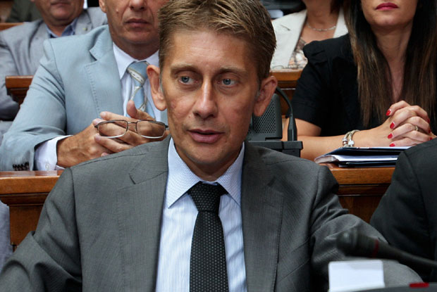 ШПИЈУНКА: Клуб на дочеку