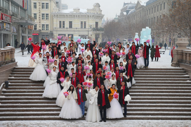 Десетине парова у Кини на минусу изговорило судбоносно да (ФОТО / ВИДЕО)
