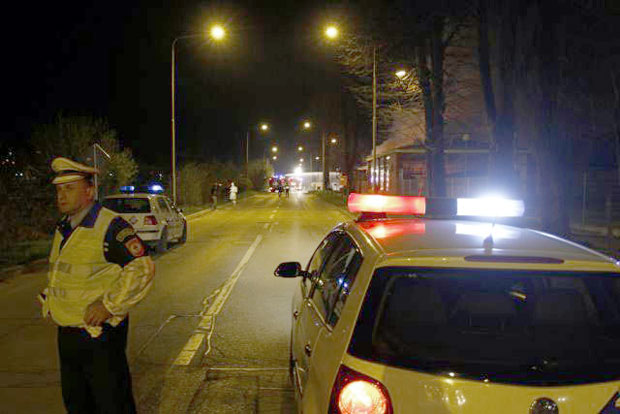 Покосио пешаке и побегао! 