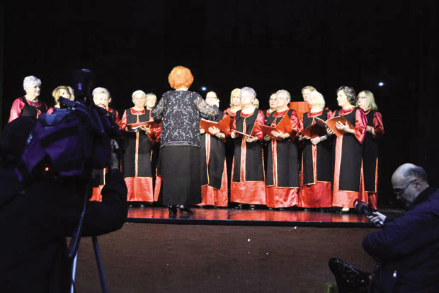 Аплаузи за мешовити хор Смиље 