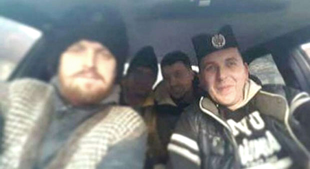 Полицајац из Доњег Вакуфа суспендован због кокарде