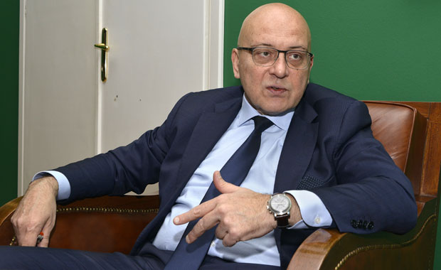 ШПИЈУНКА: Предах уз слику