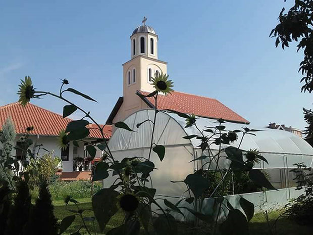 ИЖИВЉАВАЊЕ АЛБАНАЦА: И изоловане молимо се за непријатеље