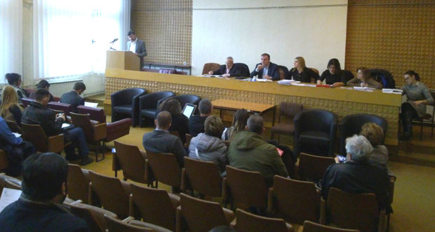 Ћуприја: Таблети уместо брда папира