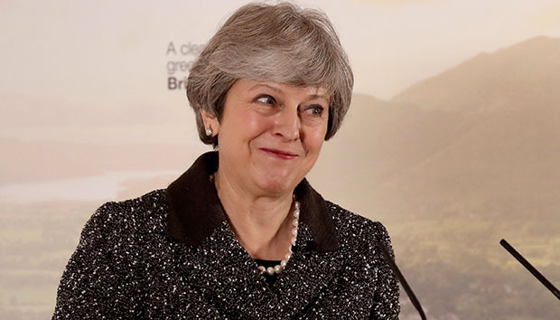 Меј: Напуштање ЕУ не значи снижавање еко стандарда