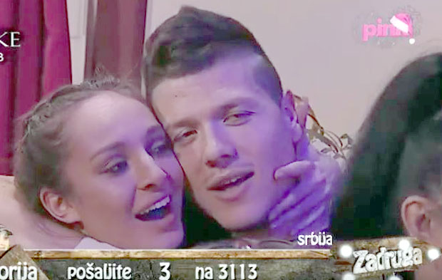 Луну тешио Слоба, Кија сломљена (ВИДЕО)