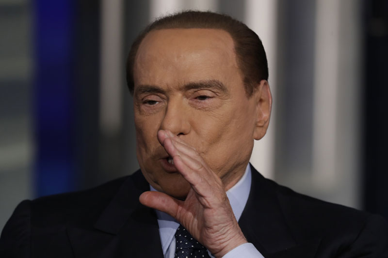 Берлускони: Жене су срећне кад им се мушкарци удварају