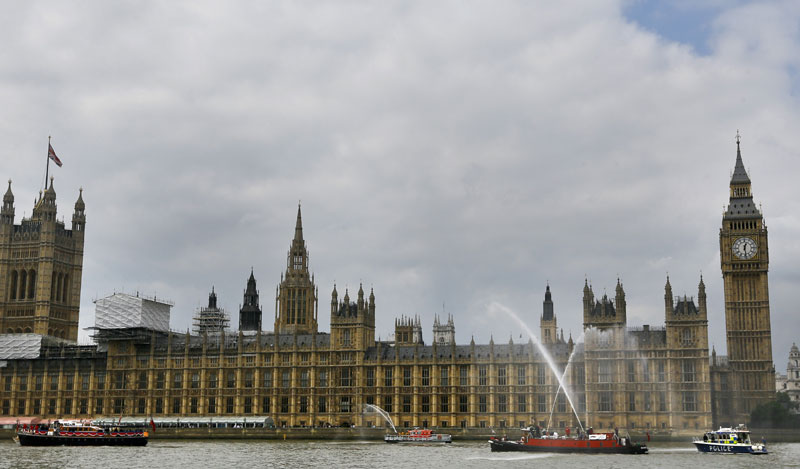 И лордовима сметају наше везе с Москвом