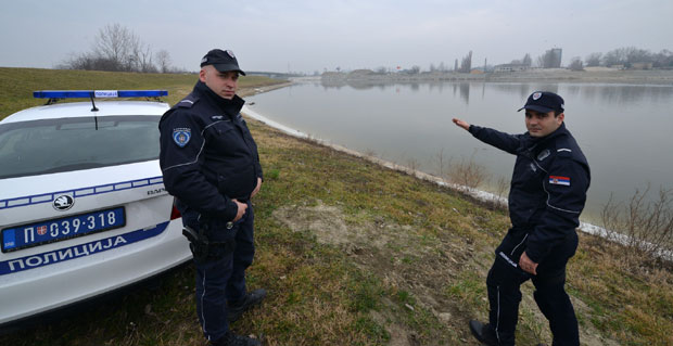 Новосадски полицајци спасли жену од сигурне смрти